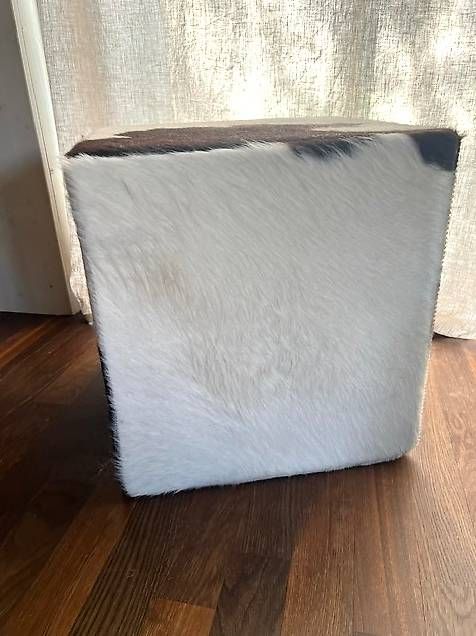 Hocker: Hocker Kuhfell – Gebraucht aus Burg im Leimental von Anna_Wiener 3