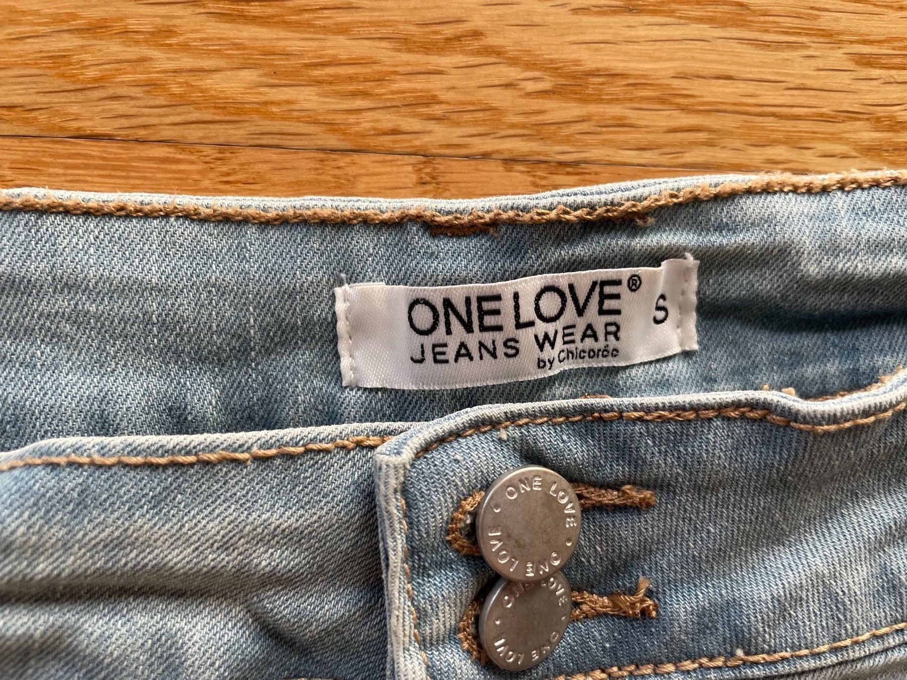 Jeans: Jeans Shorts Gr. S – Usato da Möhlin venduto da Halylea 1