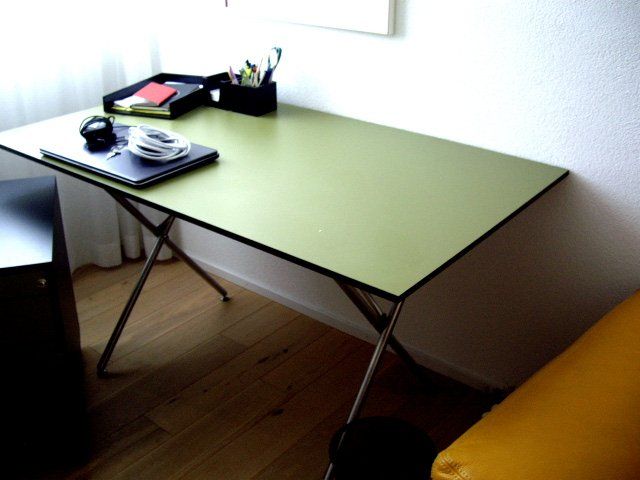 Bureaux: Schreibtisch neuwertig – D'occasion à Amriswil par lindenmannkia