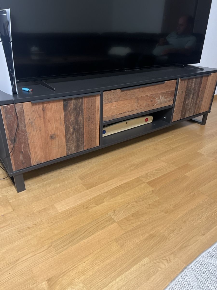 TV Möbel: TV stand – Gebraucht aus Windisch von ana_5qdw