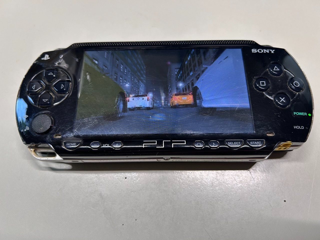 Sony Console: Console Sony PSP 1004 Kit Completo Originale con Memory 2GB – Usato da Giubiasco venduto da LorisVale 1