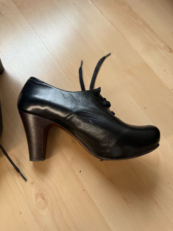 Chaussures femmes: Schwarze Schnürschuhe Leder, Gr. 40 – D'occasion à Wetzikon ZH par cyr_xp7p