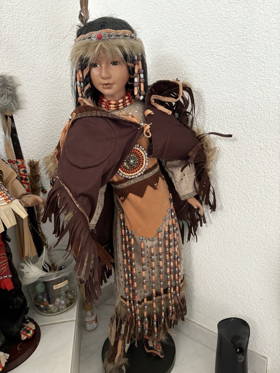 Poupées: Schöne Indianerpuppe mit Federschmuck – Neuf (Voir description) à Wittnau par Mohrli0 3