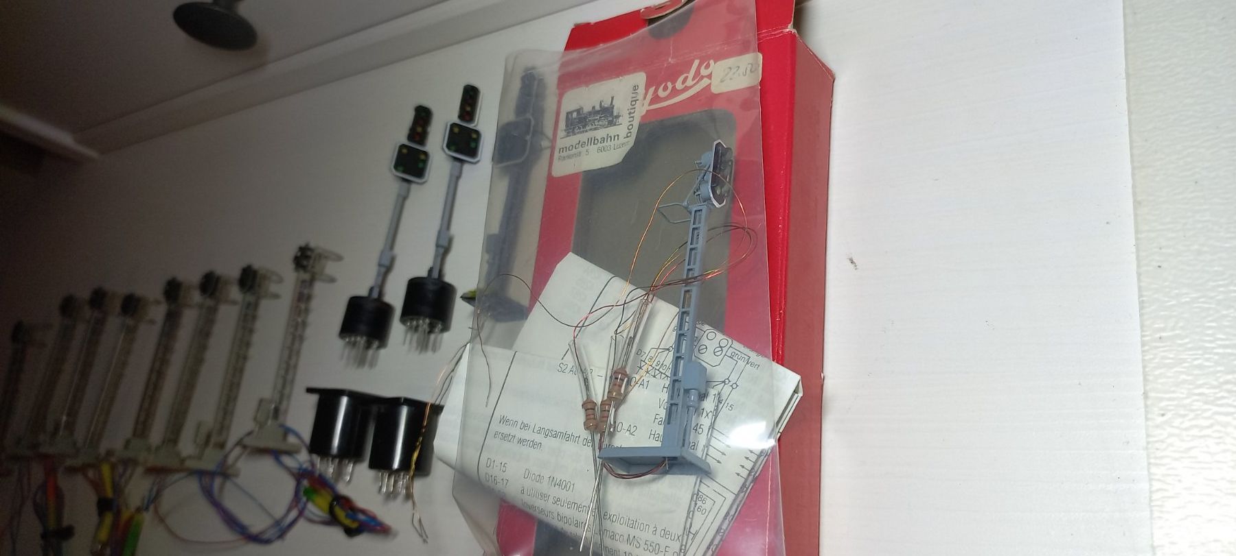 Lemaco Modellini di ferrovie: Lot SBB Lichtsignale H0 1:87 Schneider, Lemaco,.. – Usato da Olten venduto da bananariff 3