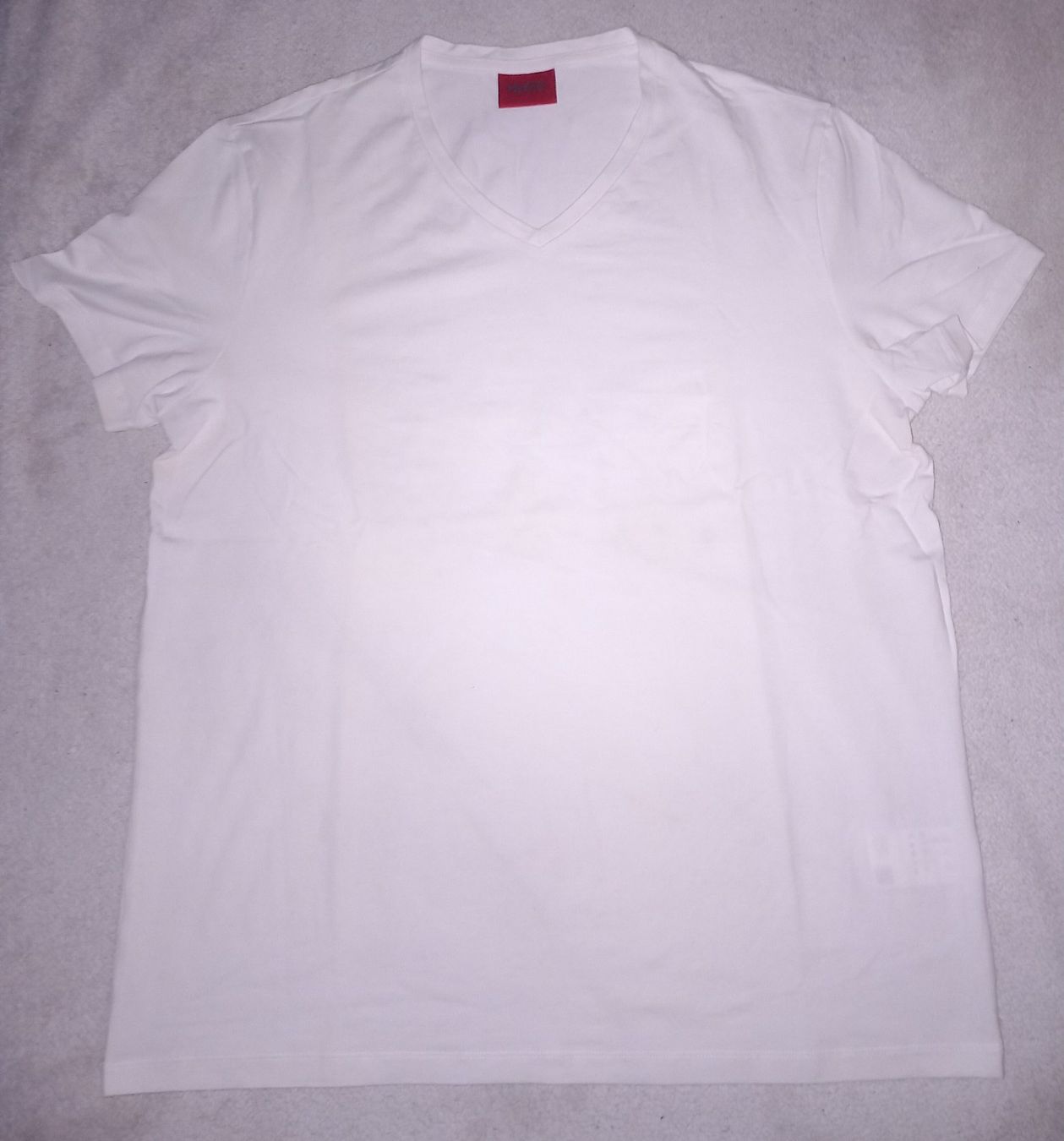 Hugo Boss T-Shirts: Hugo Boss XL – Gebraucht aus Rapperswil SG von Danii008