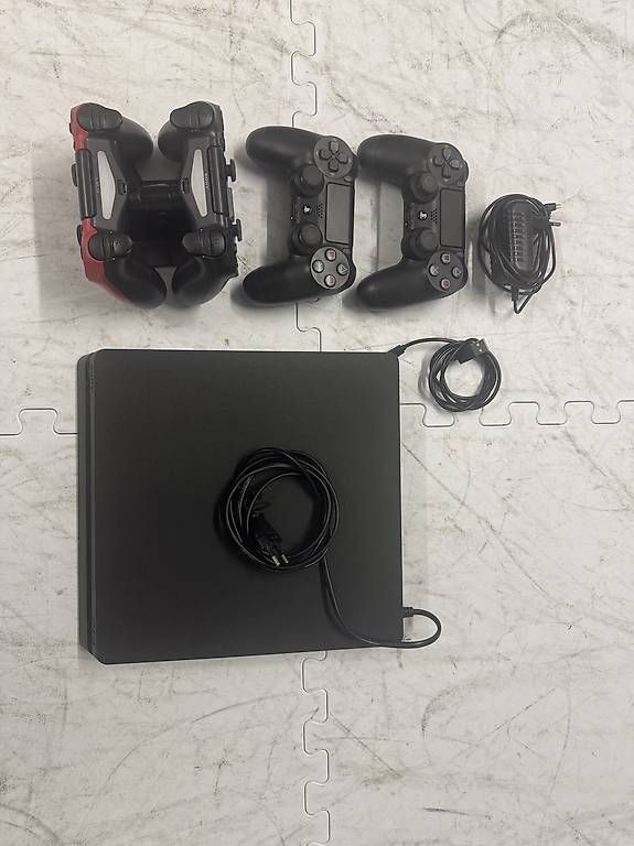 Console: PS 4 Slim – Usato da Zürich venduto da patak77 3