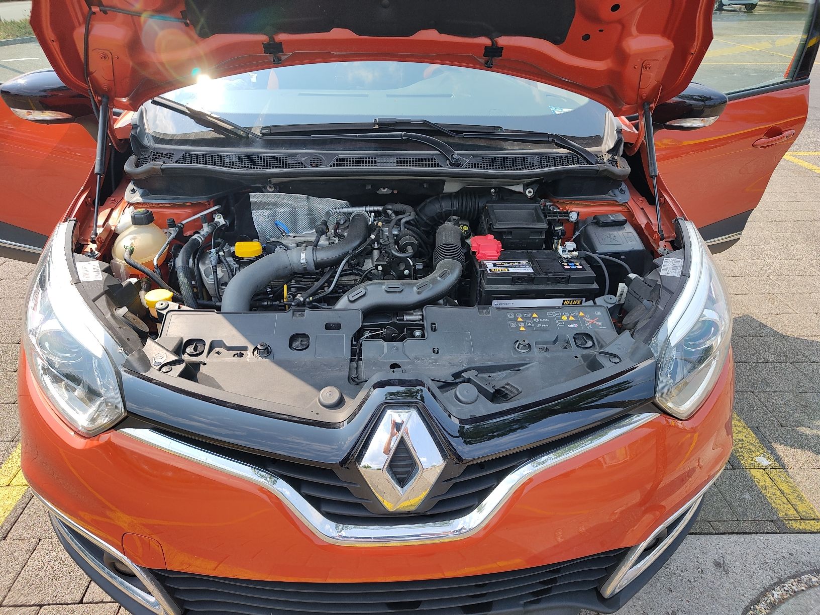 Renault Autos: Renault Captur Orange-Schwarz – D'occasion à Aesch BL par sixsticks-andy 1