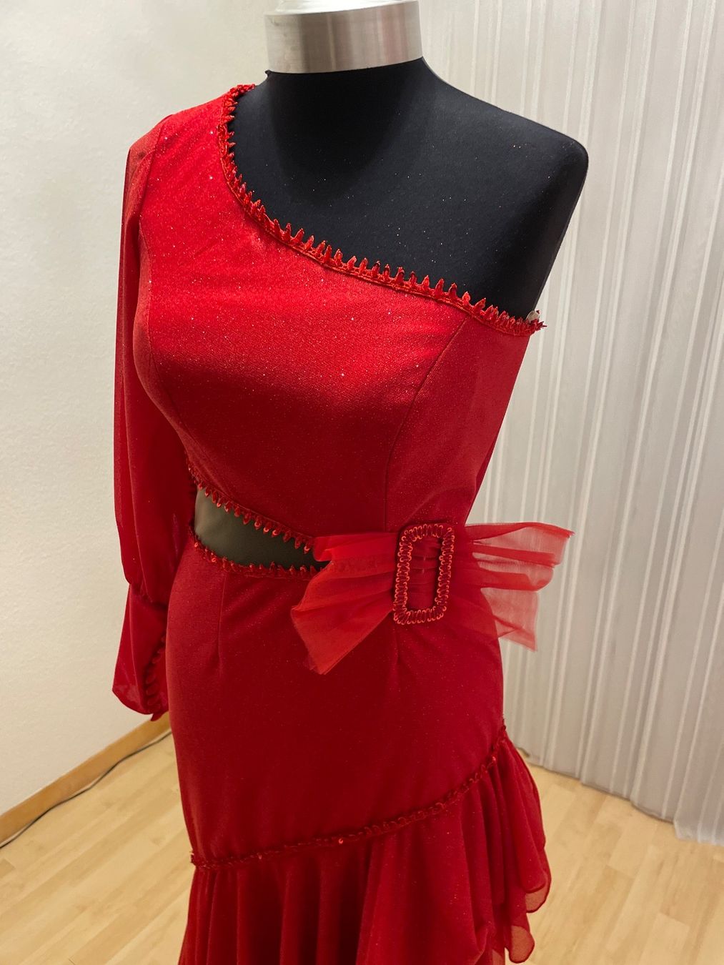 Robes: abendkleider – Neuf avec emballage d'origine à Oberglatt ZH par Azurra 5