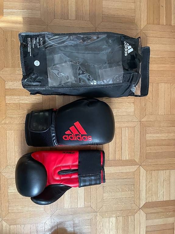 Guanti & manicotti: Boxhandschuhe Adidas adiH50 - 10Oz – Usato da Unterengstringen venduto da mrs_bambee 1