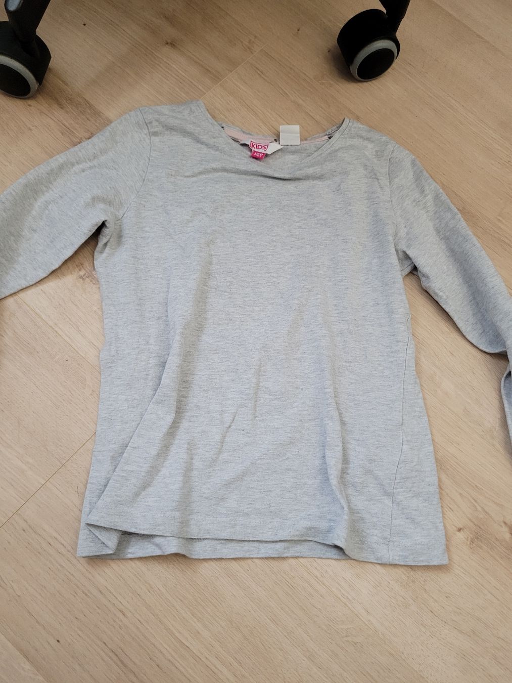 Pulls et sweat-shirts: dünner Pullover Gr. 122/128 – D'occasion à Lupsingen par sta_wgg5 2