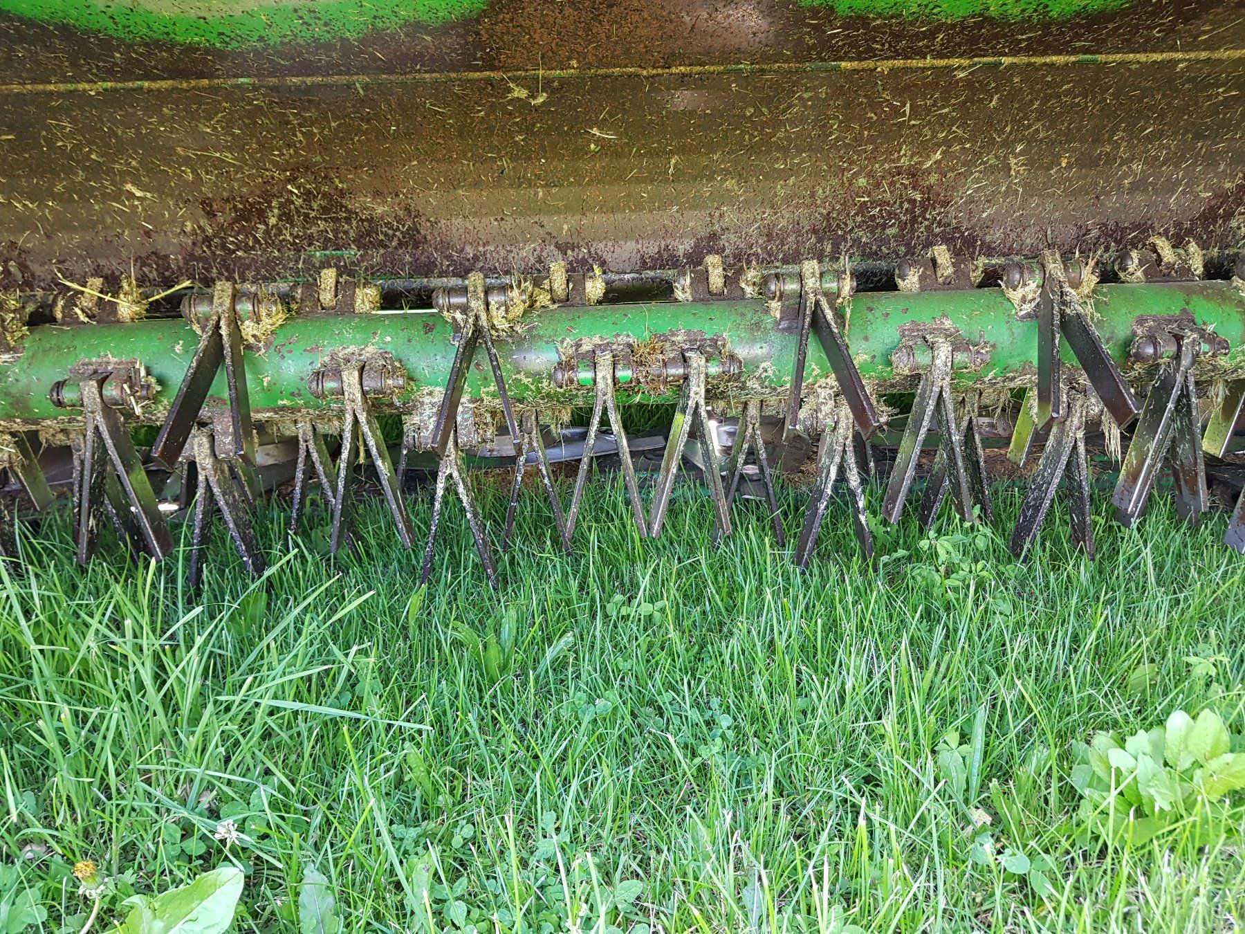 Tutte le macchine: John Deere Heck-Scheibenmähwerk – Usato da Wäldi venduto da Goetsch1500 1