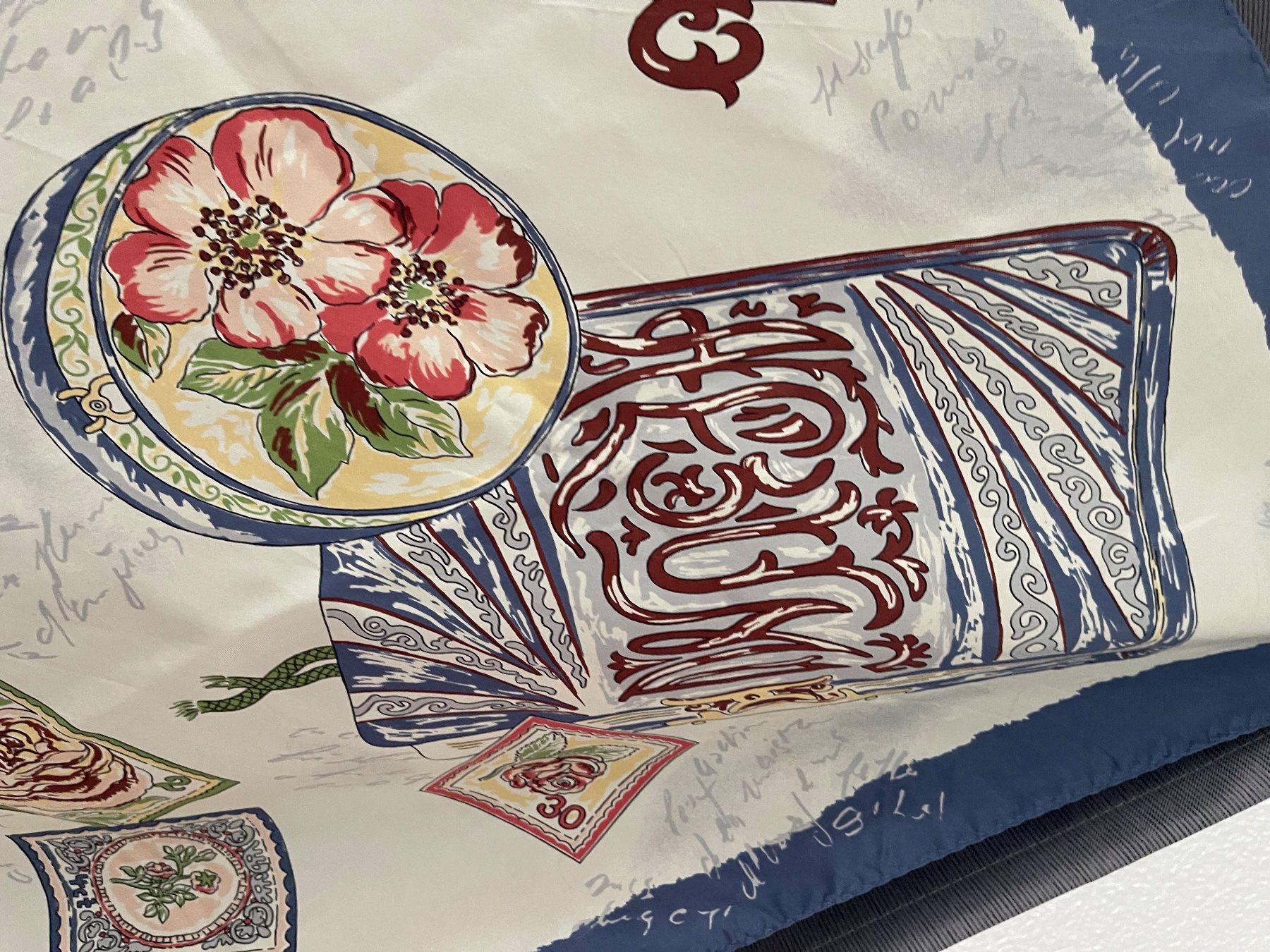 Foulard & Sciarpe: Vintage Silk Scarf Floral Print Spring Accessory Style – Nuovo (secondo la descrizione) da Winterthur venduto da shp_xcc5 8