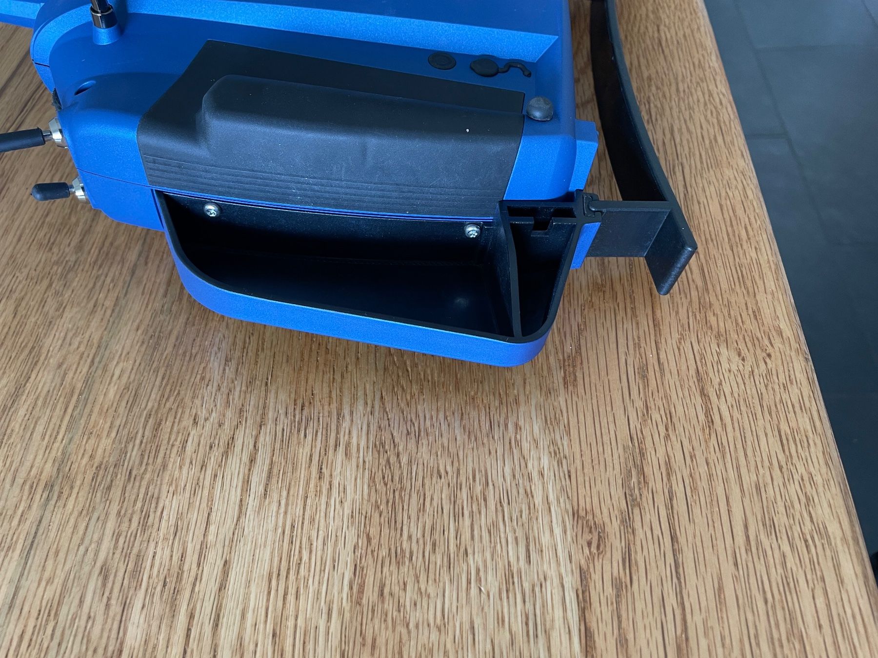 Modellismo RC: Micado VBar Control EVO mit Pult – Usato da Dietlikon venduto da woopiro 2