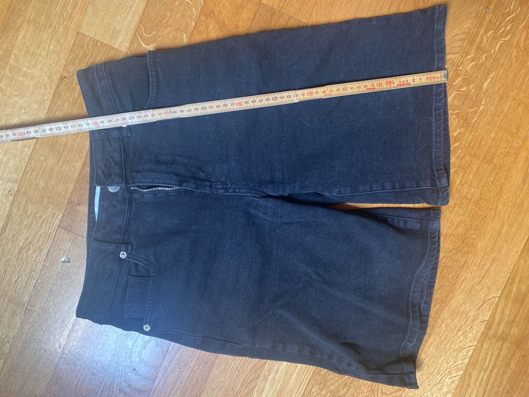 Jeans: Short jeans noir Carin Wester taille 36 – Gebraucht aus Epagny von nie_n5yb 3