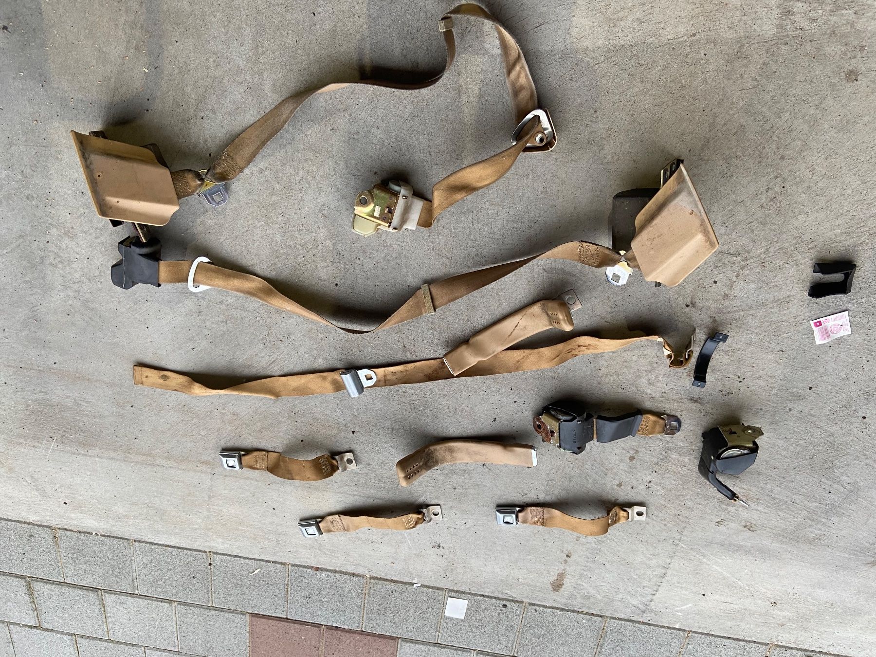 Ford Tutti pezzi di ricambio auto: Oldtimer Ford USA Sicherheitsgurte/seat belts – Usato da Krummenau venduto da Deezley 5