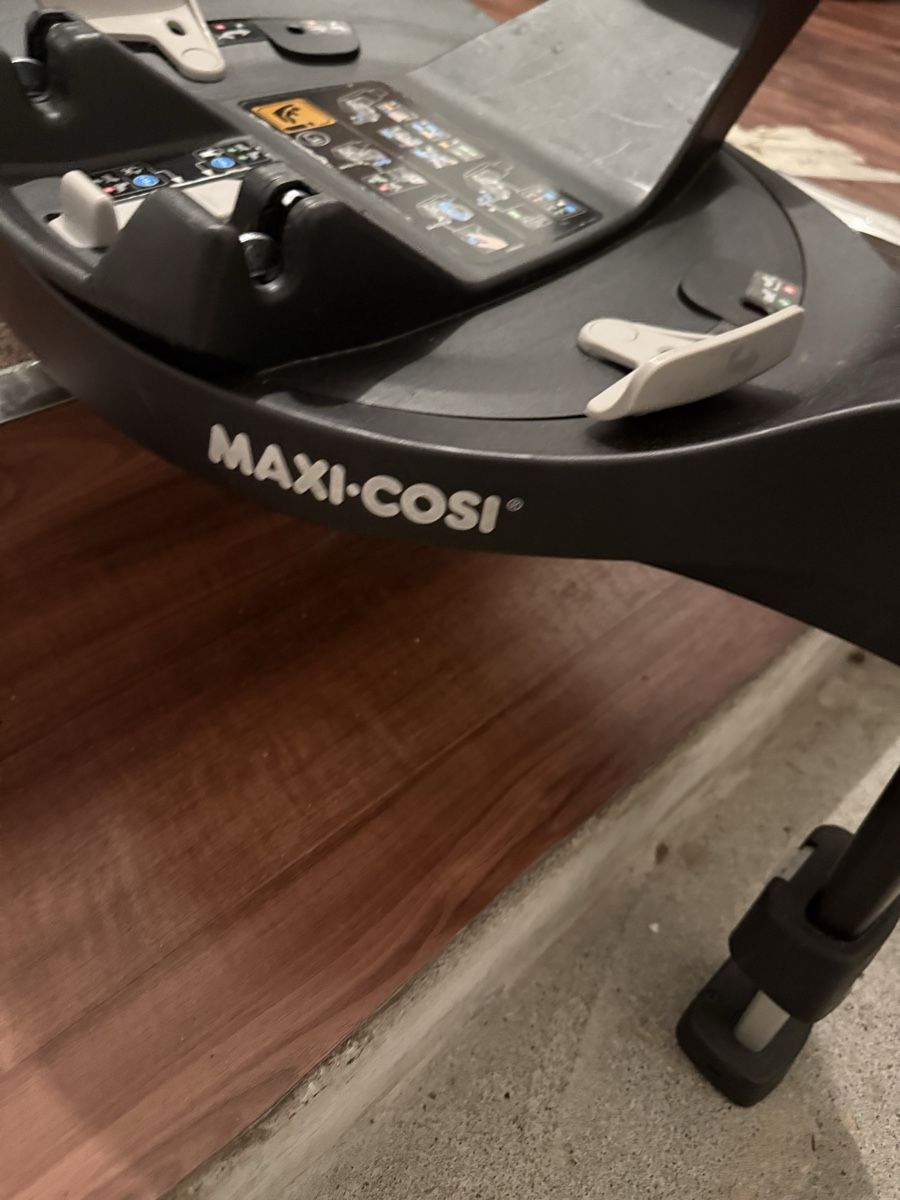 Maxi-Cosi Seggiolini per auto: Maxi-Cosi FamilyFix 360 – Usato da Kölliken venduto da Vivii01 1
