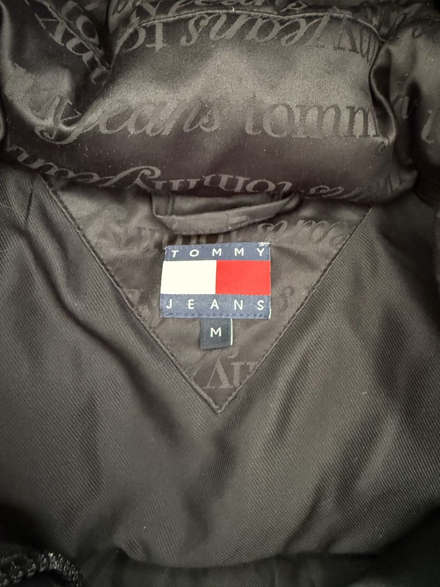 Tommy Hilfiger Jacken: Tommy Jeans Steppjacke  – Gebraucht aus Trimmis von mor_b6bx 3
