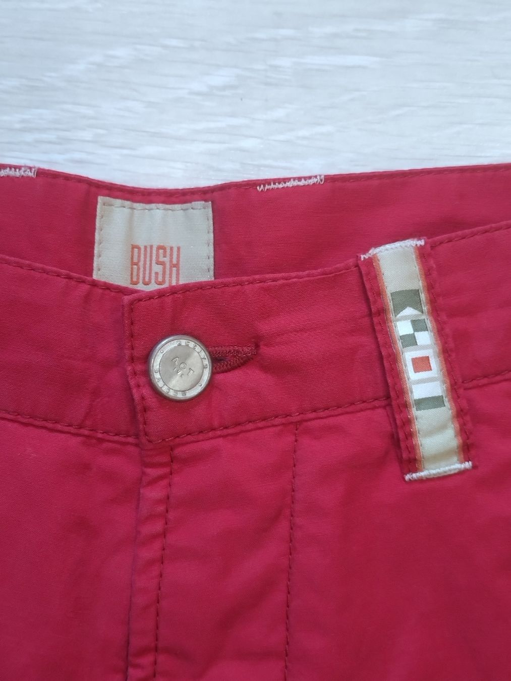 Pantaloni: Short Bush Rouge, Taille 42, TBE - – Usato da Farvagny-le-Grand venduto da LaCaverne 1