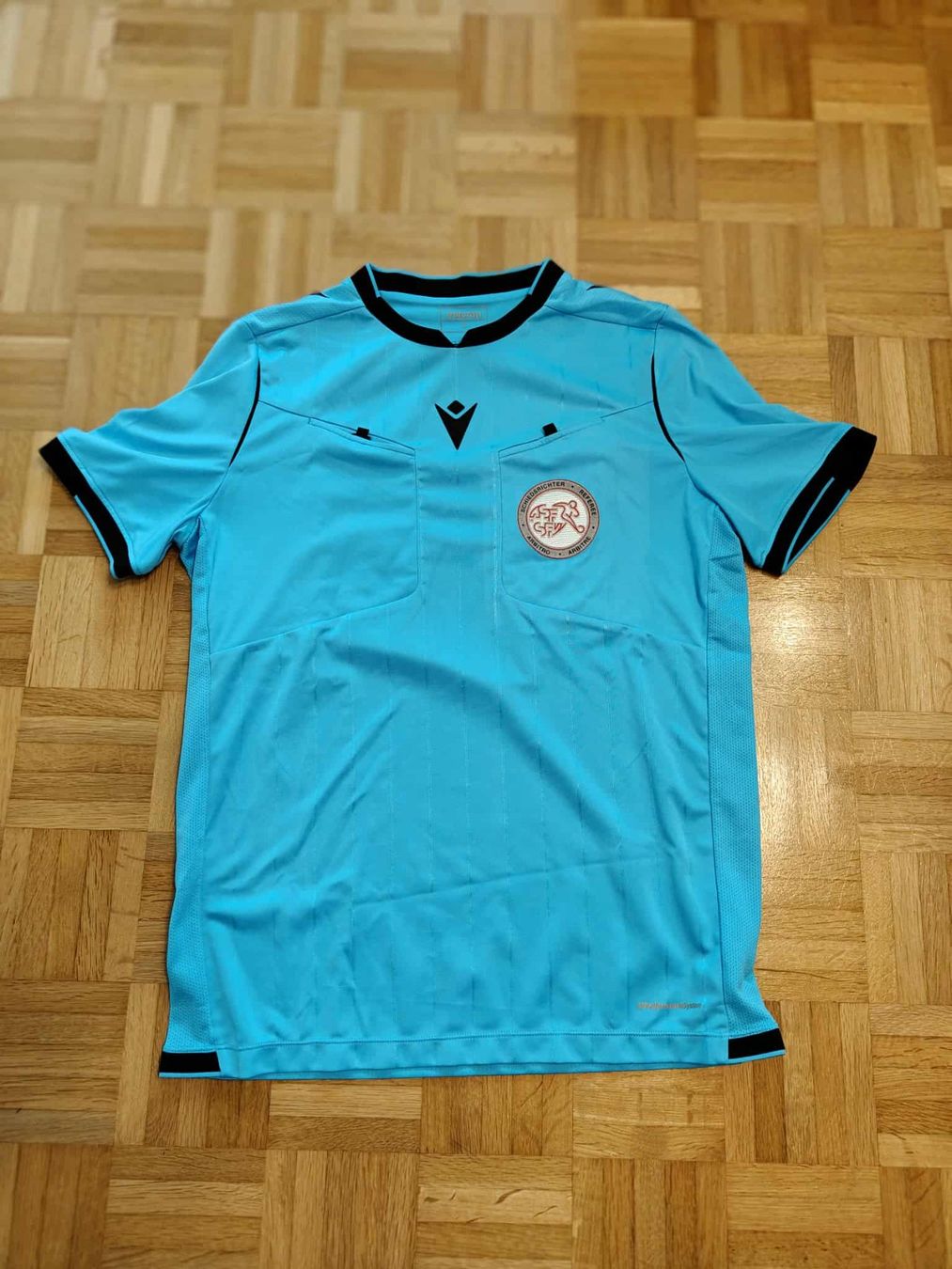 Canottiere & Pantaloni: MACRON SCHIEDSRICHTER TRIKOT GROESSE L – Usato da Münchenstein venduto da alessioivan