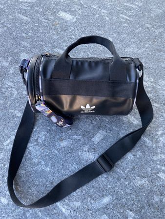 Adidas Originals - PRIDE MINI DUFFEL - Handtasche - black