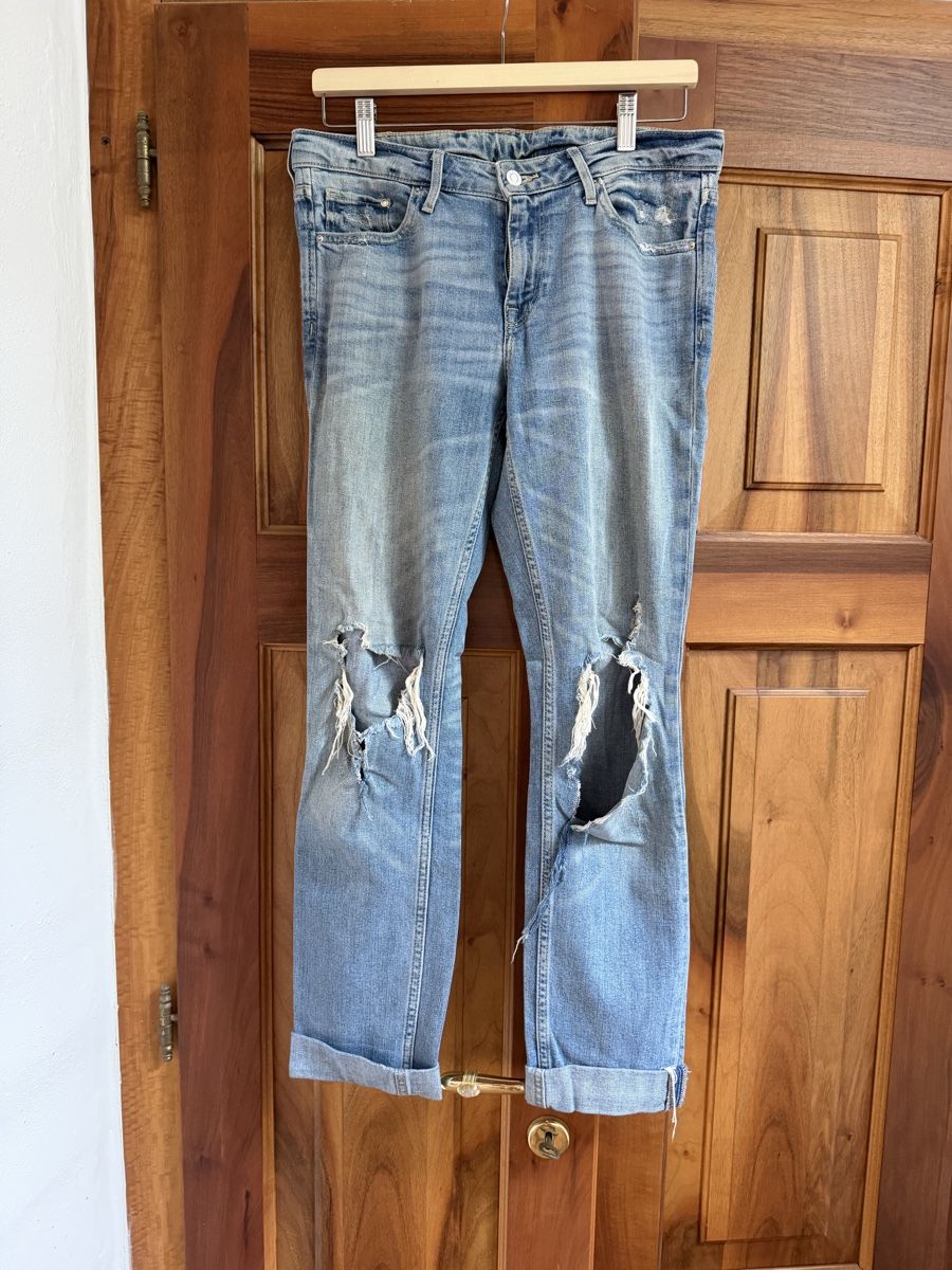 H&M Jeans: Jeans – Usato da Carabbia venduto da Kiwi.2012
