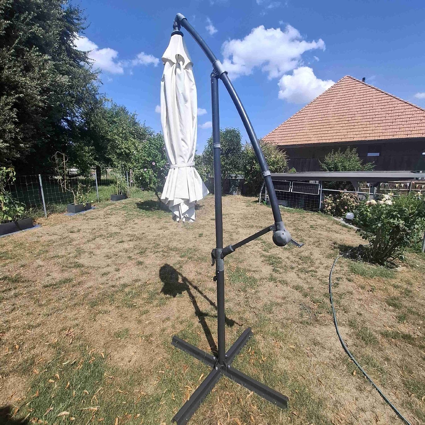 Sonnenschirme: Sonnenschirm Hängeschirm Aluminium Beige – Gebraucht aus Kyburg-Buchegg von Maria.G 1