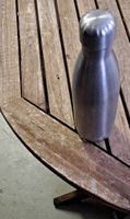 Trinkflasche Edelstahl isoliert silber neuwertig