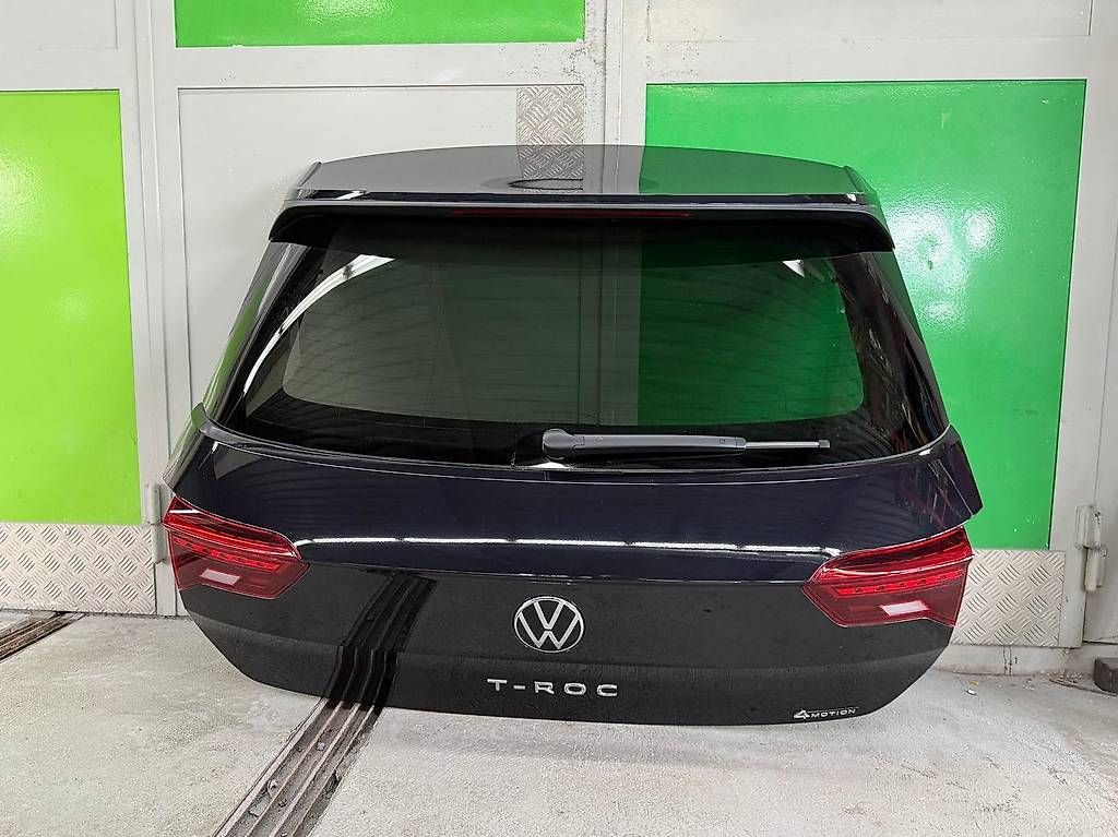 VW Tutti pezzi di ricambio auto: VW T-Roc Heckklappe (2021) – Usato da Büren an der Aare venduto da WL.CarrosserieAG 2