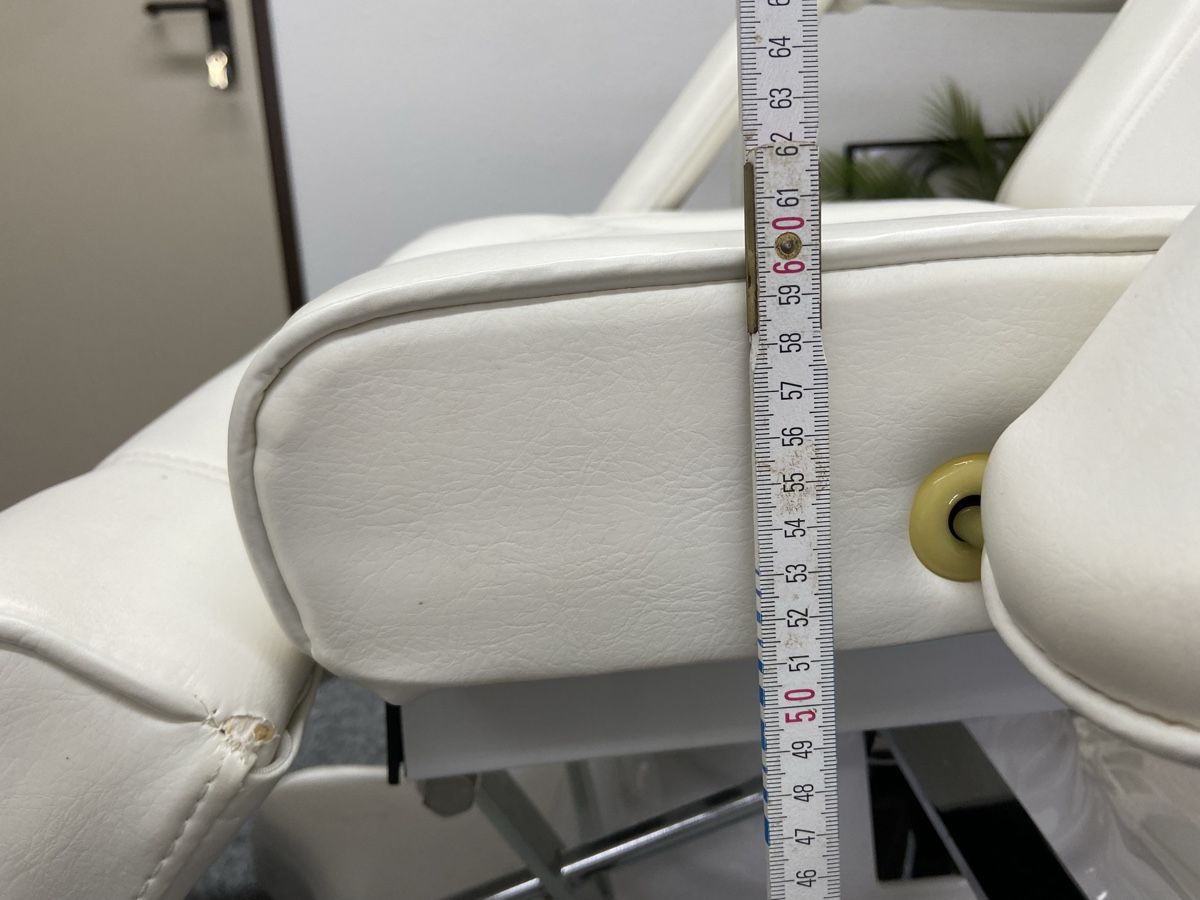 Lettini & sedie per cosmetici: Make Up / Massage- Sessel/ liege – Usato da Jonschwil venduto da Lambo5000 5