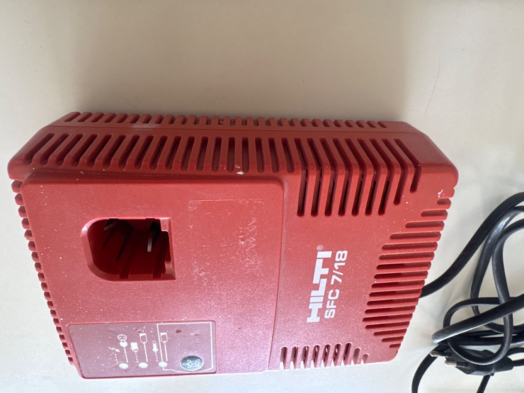 Hilti Akkus & Batterien: Ladegerät Hilti SFC 7/18 – Gebraucht aus Aarwangen von rudolf1960 1