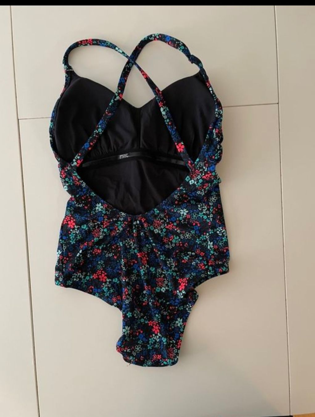 Decathlon Costumi da bagno & Bikini: Badeanzug von Decathlon – Nuovo (secondo la descrizione) da Zürich venduto da ker_l5wm 1
