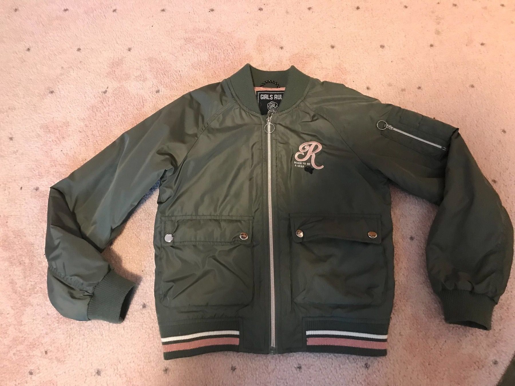 C&A Giacche & Cappotti: Mädchen Bomber Jacke , Gr.146 – Nuovo (secondo la descrizione) da Vezia venduto da luce2011 1