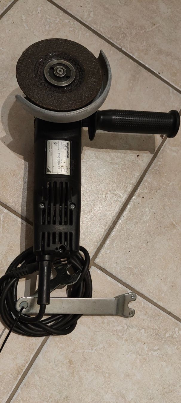 Smerigliatrici & Lucidatrici: Winkelschleifer Black&Decker – Usato da Rorschach venduto da Aqua04 1