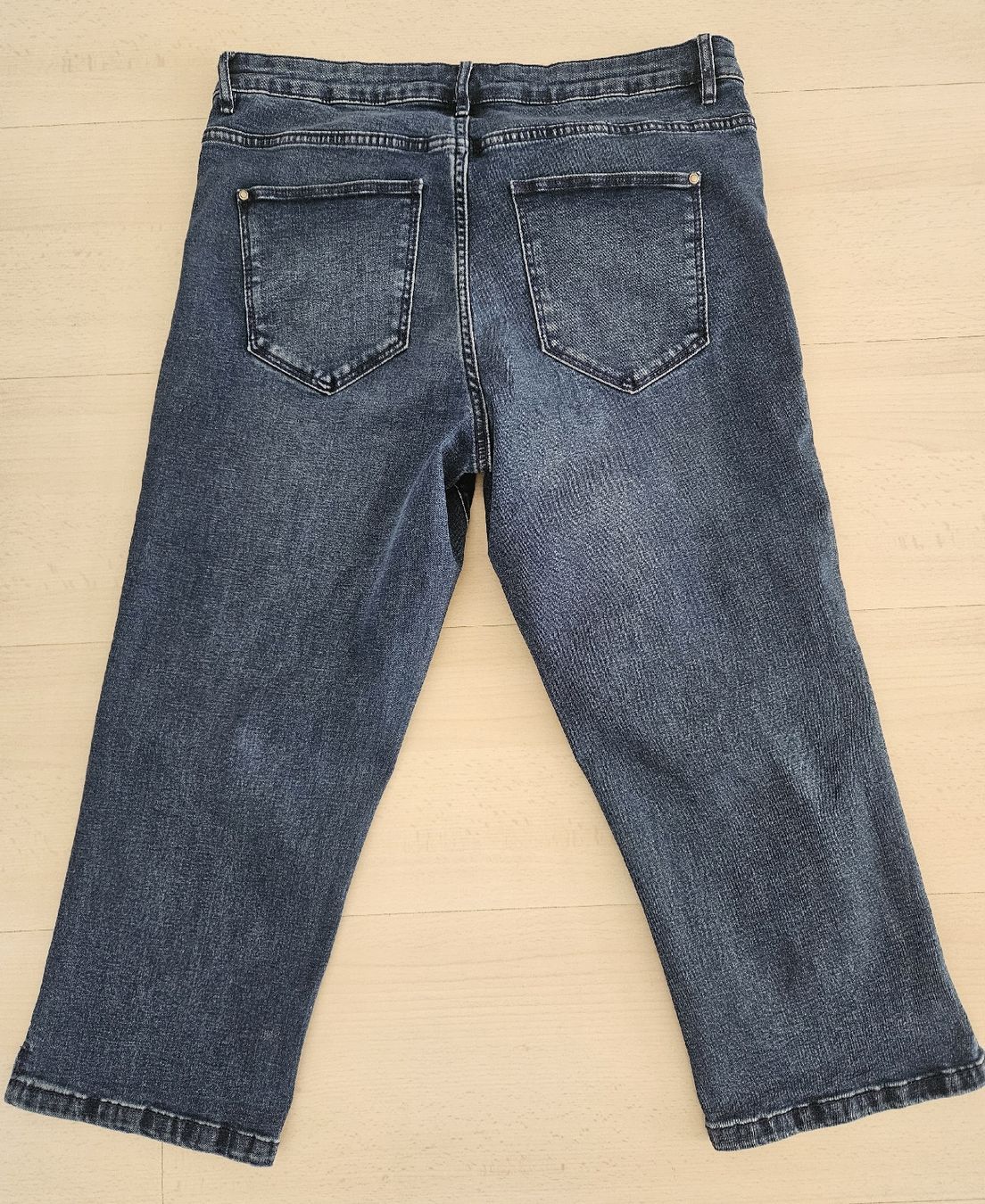 Jeans: Caprijeans von Esmara, Grösse 40 – Nuovo (secondo la descrizione) da Rickenbach b. Wil venduto da cornetta 1