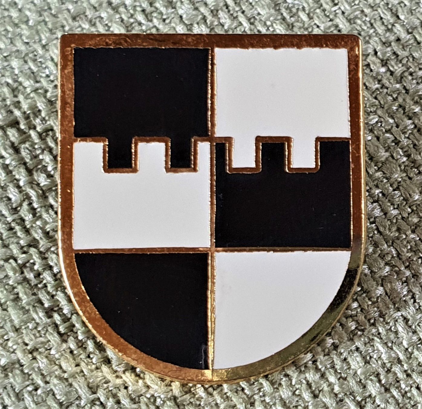 Sticker: D515 - Pin Gemeindewappen Muri BE – Usato da Reinach BL venduto da Boston-Verkauf