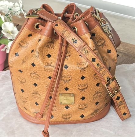 MCM Beuteltasche Medium Cognac Canvas