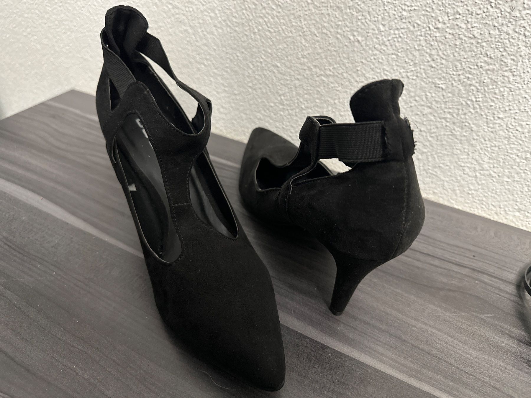 Chaussures femmes: Pumps schwarz Grösse 41 – D'occasion à Aarburg par Tonija 1