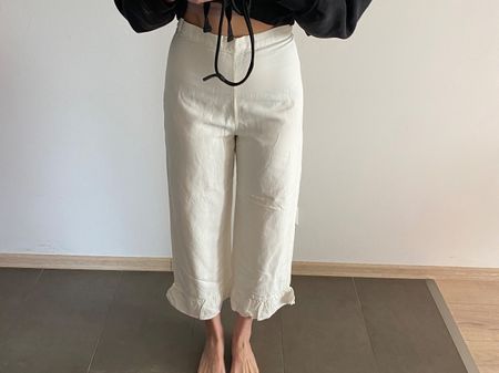 Female white frilled pants 3/4 & other stories 36