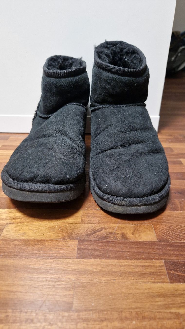 Ugg Damenschuhe: Uggs Mini Boots Gr. 38 – Gebraucht aus Wallisellen von jazie_11 1