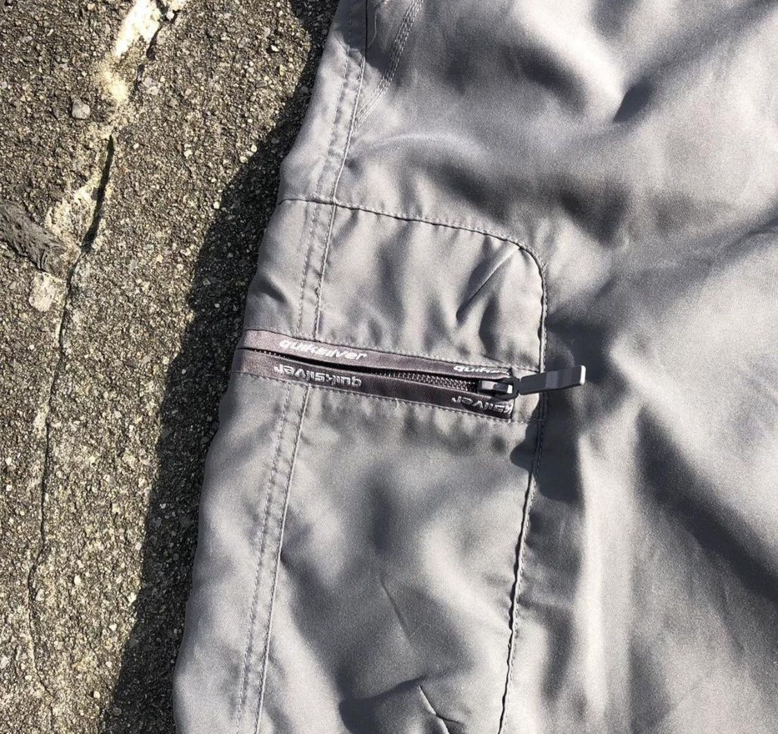 Billabong Pantaloni: retro Billabong shorts – Usato da Fribourg venduto da ann_l9b7 1