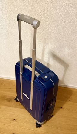 Ungebrauchter Samsonite S’Cure Spinner 55 in Dunkelblau.