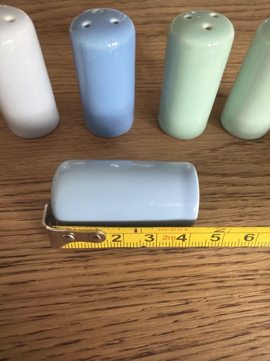 Geschirrsets: Mini Salzstreuer  – Gebraucht aus Sirnach von Schnuffel01 1