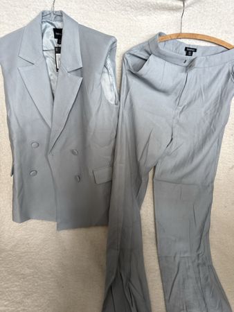 Ensemble tailleur pantalon et blazer femme Boohoo bleu clair