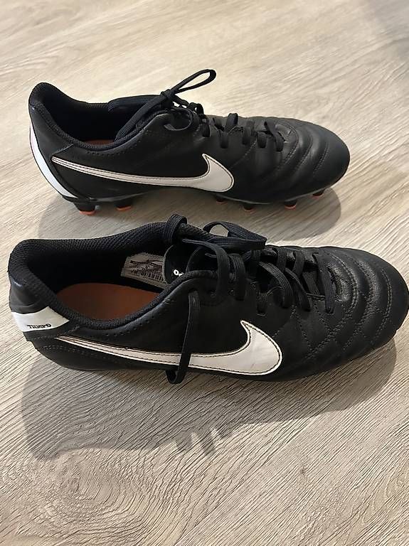 Scarpe da uomo: Fussball-Schuhe – Usato da Schwerzenbach venduto da nic_zt5r