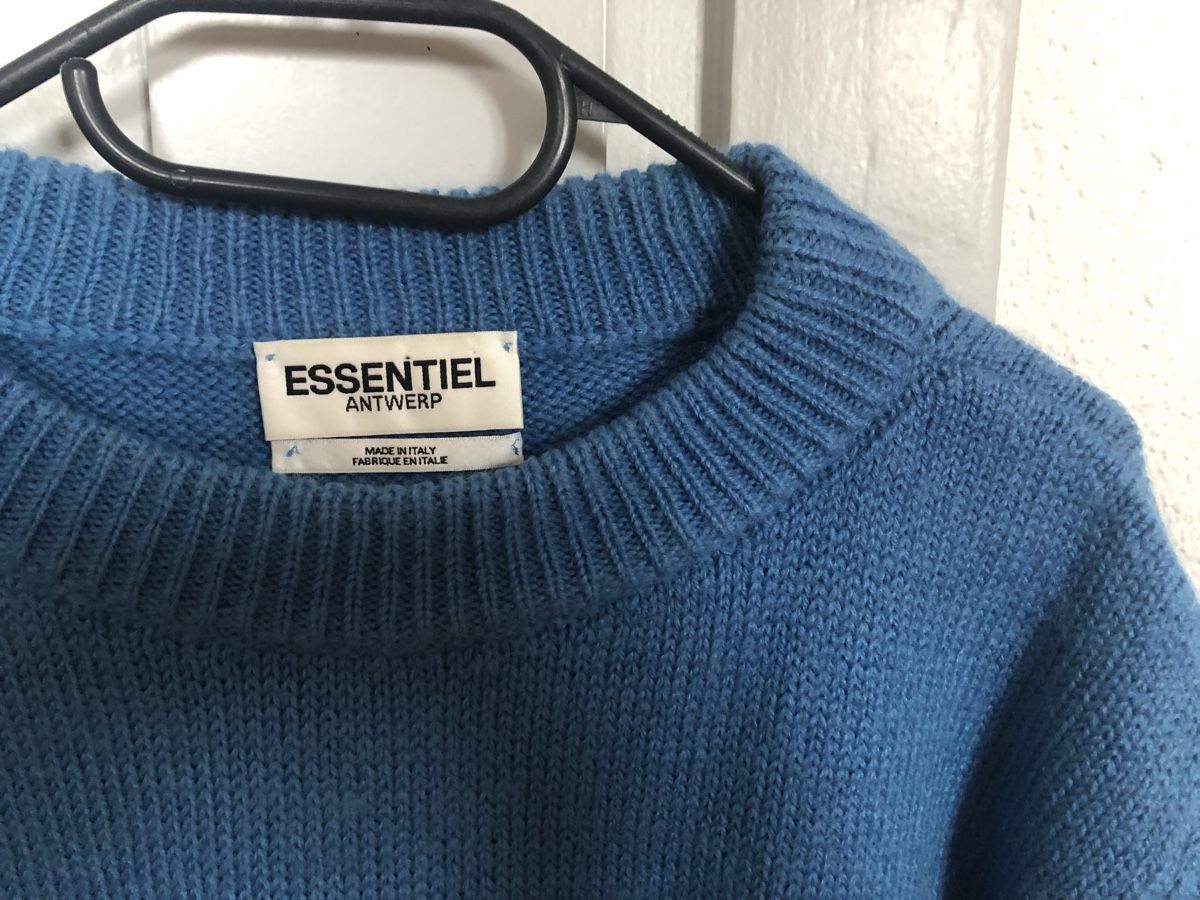 Maglioni & Felpe: Hellblauer Pullover von Essentiel Antwerp – Usato da Winterthur venduto da Frau_Schwalbe