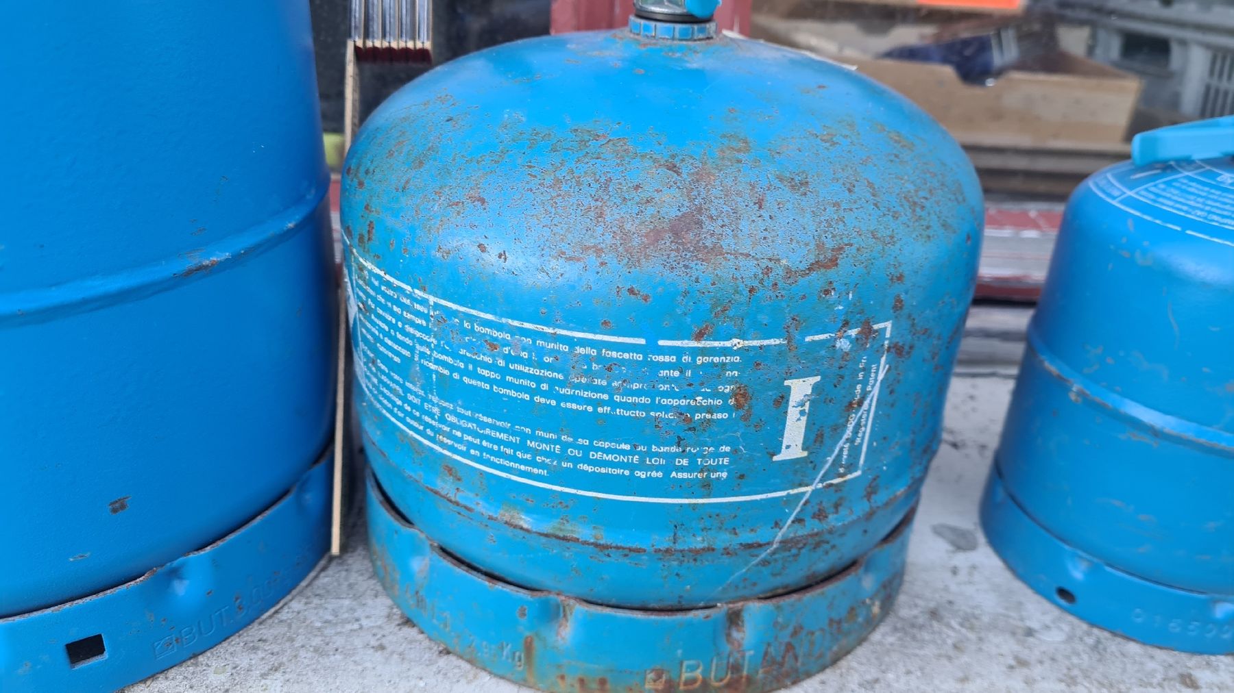 Campingaz Gas-Geräte & -Technik: Gasflaschen-Set Camping-Gaskocher-Set leer. – Gebraucht aus Hombrechtikon von Arica1 5