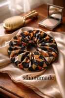 *Urban Lines* Scrunchie - sfhandmade