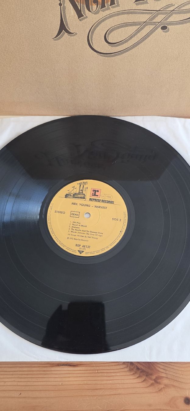 Dischi in vinile: Neil Young - Harvest  Vg Vg – Usato da Yvonand venduto da RF-VINYL 3