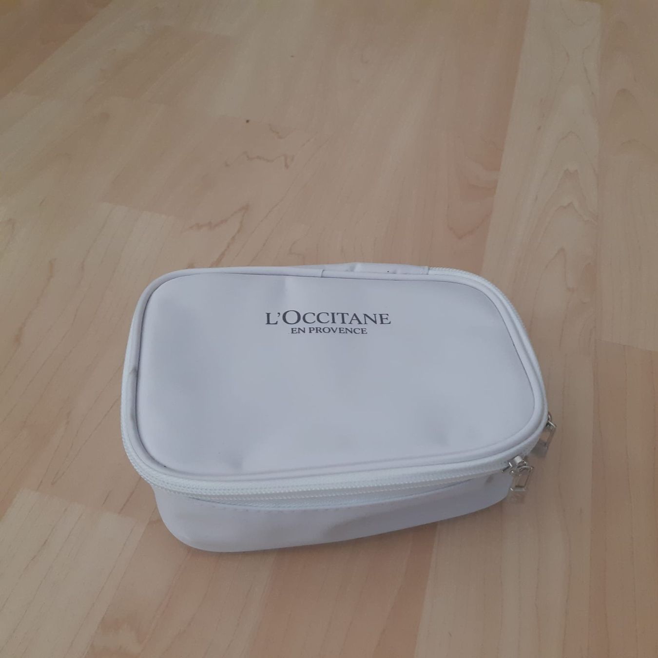 L'Occitane Custodie per cosmetici: NECESSAIRE 2x NEUE – Nuovo (secondo la descrizione) da Sachseln venduto da jocaso 2
