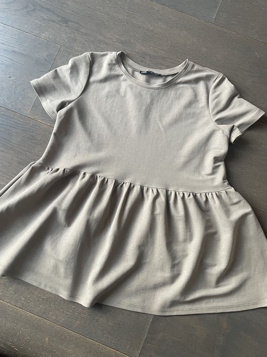 Zara T-Shirts: T-shirt Zara beige S – Gebraucht aus gland von Moral